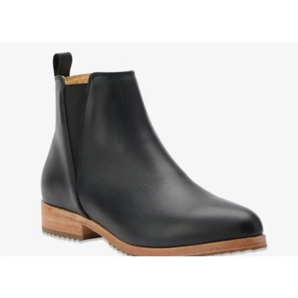 New!  NISOLO Wm's Sz 7 Eva Everyday Chelsea Boot Black $228
